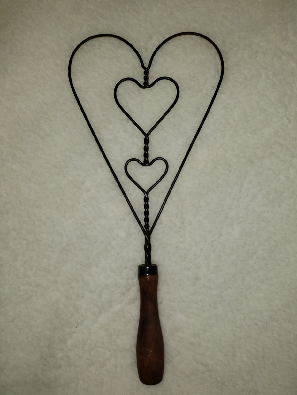 Vintage Triple Heart Wire Rug Beater with Wooden Handle